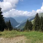 A304 La Perle De Savoie Шатель